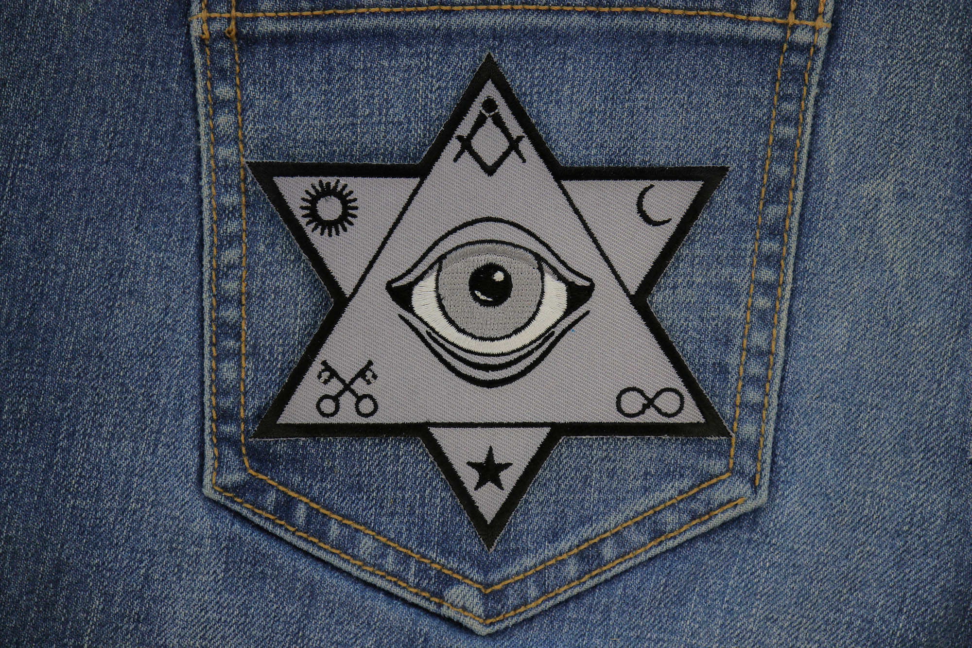 Illuminati Sign Embroidered Patch - Mysterious and Symbolic Design(  4 x 4 inches )